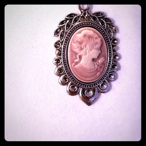 New! Handcrafted 18” Lady Rose Beige Cameo Necklace